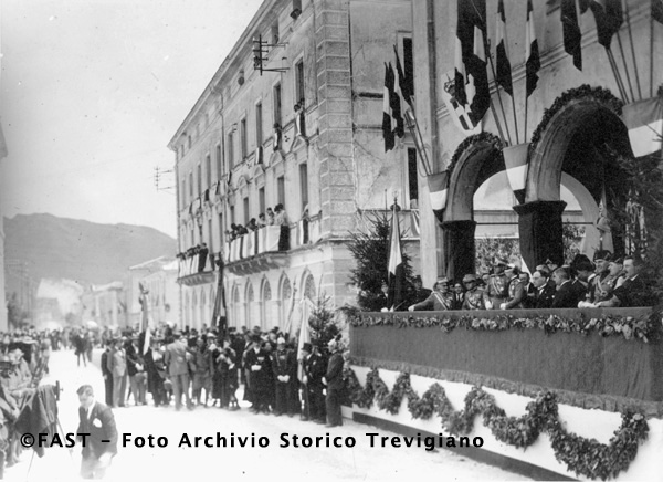 Vittorio Veneto, cerimonia in piazza Vittorio Emanuele
